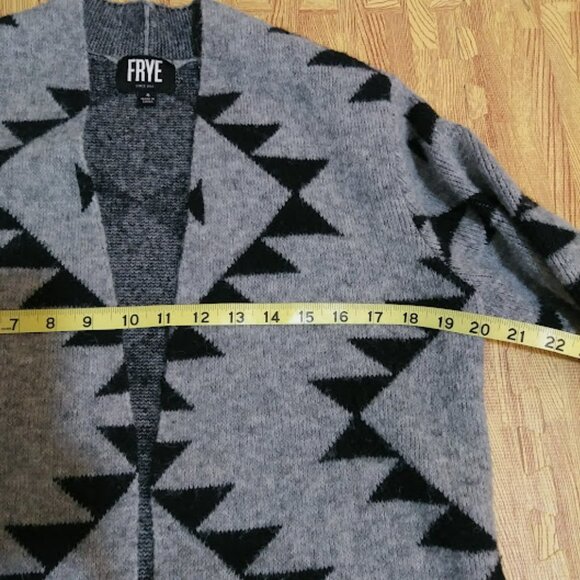 FRYE Southwestern Native Jacquard Open Front Cardigan Duster Sweater Small - Picture 2 of 7